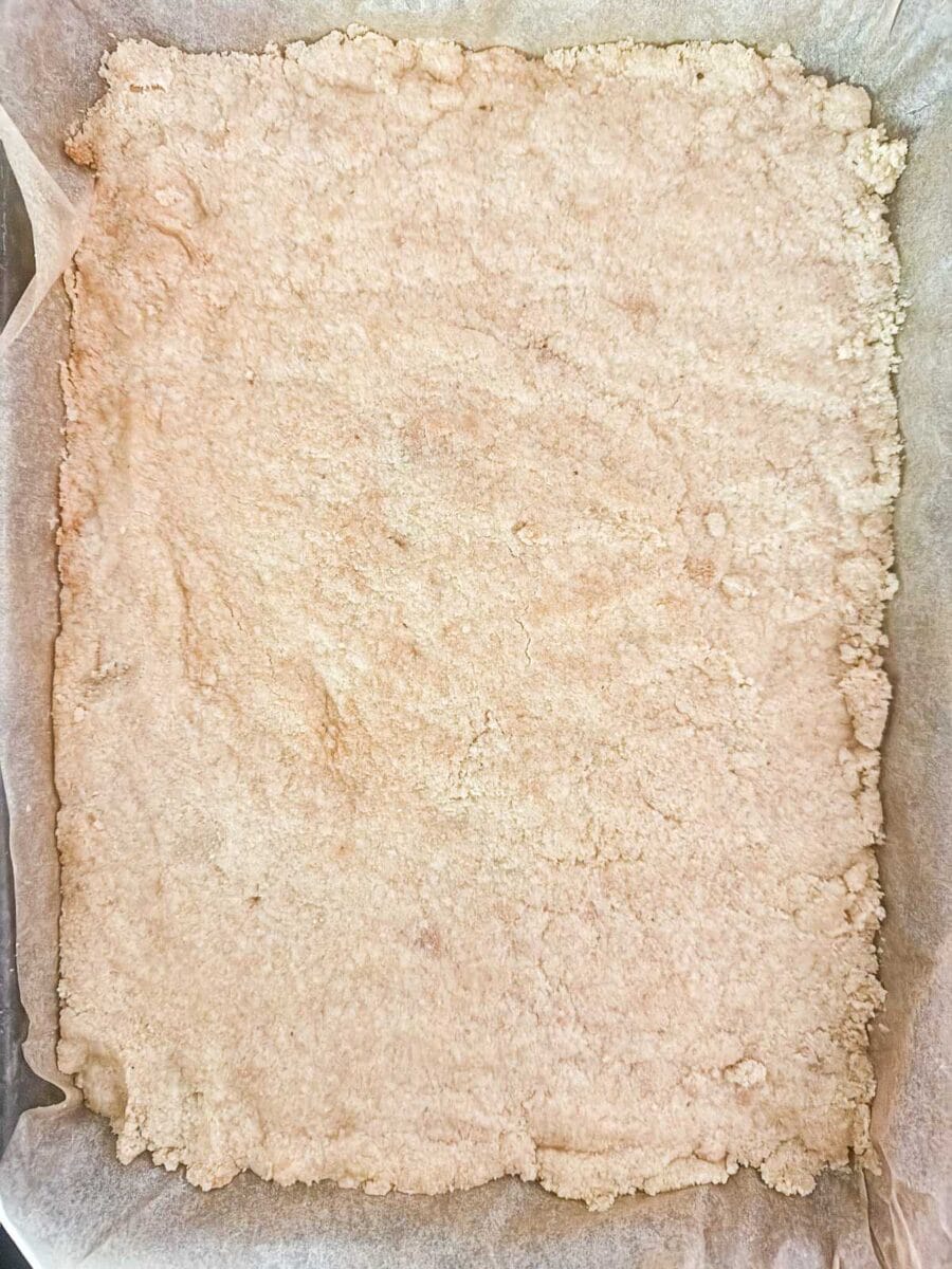 Baked almond flour crust